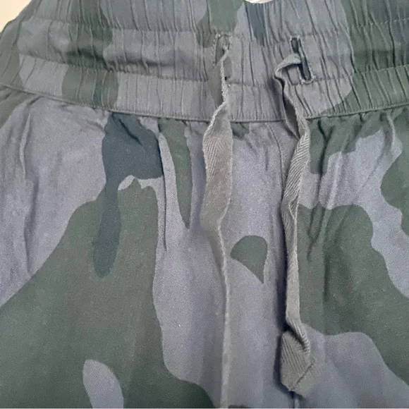 Ritu Kumar Label Camouflage Jogger Pants - Picture 7 of 12